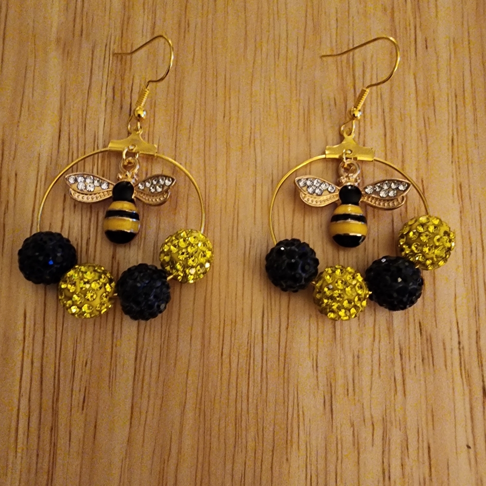 New 🐝 Bee Earrings
